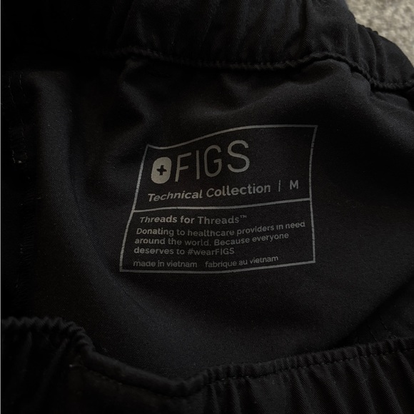 Figs Men Scrub Set - Picture 5 of 7